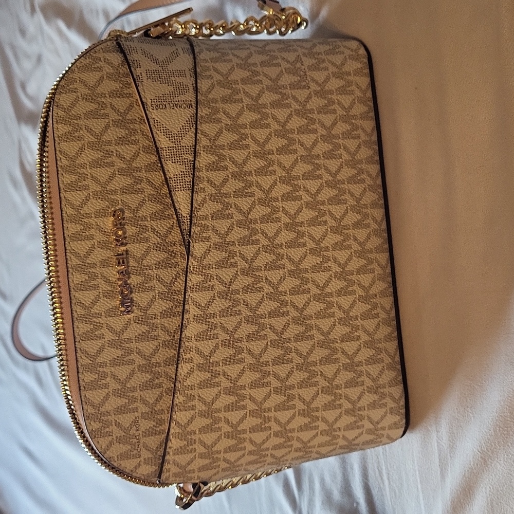 Michael kors jet set travel cross body bag